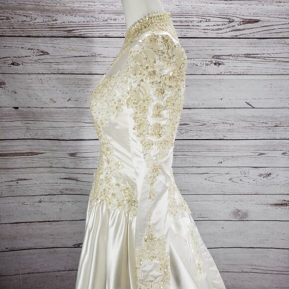 Vintage Jean Phoenix by Shirlee Women's Ivory Puff Sleeve Wedding Gown Size 10 - Picture 6 of 16